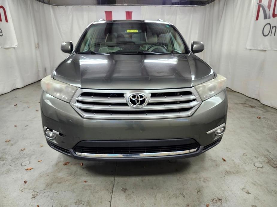 used 2011 Toyota Highlander car, priced at $6,495