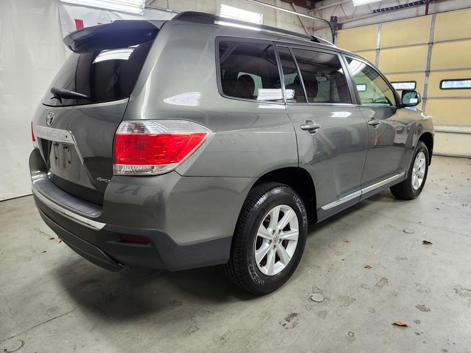 used 2011 Toyota Highlander car, priced at $6,495