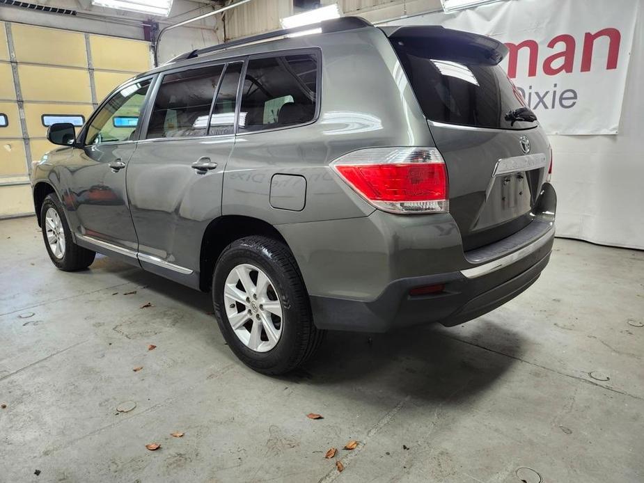 used 2011 Toyota Highlander car, priced at $6,495