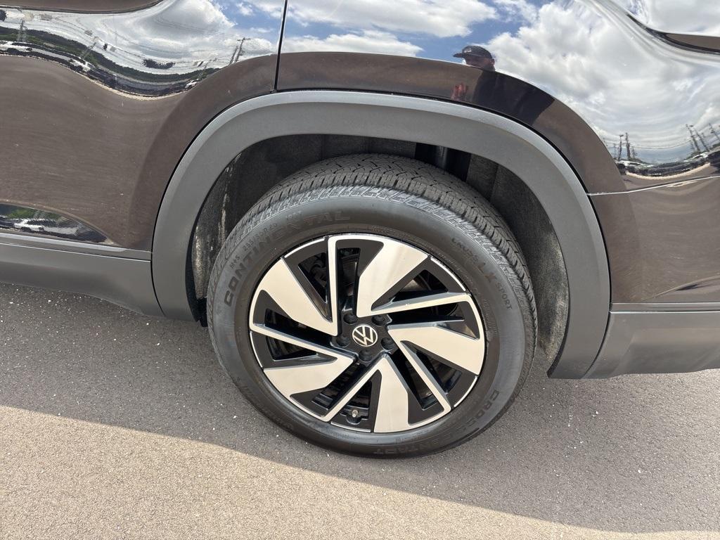 used 2024 Volkswagen Atlas car, priced at $31,000