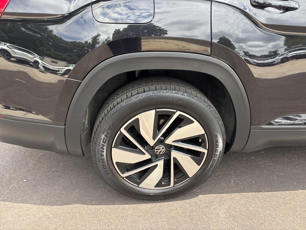 used 2024 Volkswagen Atlas car, priced at $31,000