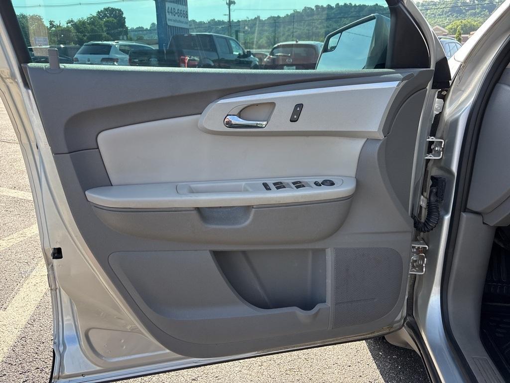 used 2011 Chevrolet Traverse car, priced at $6,550