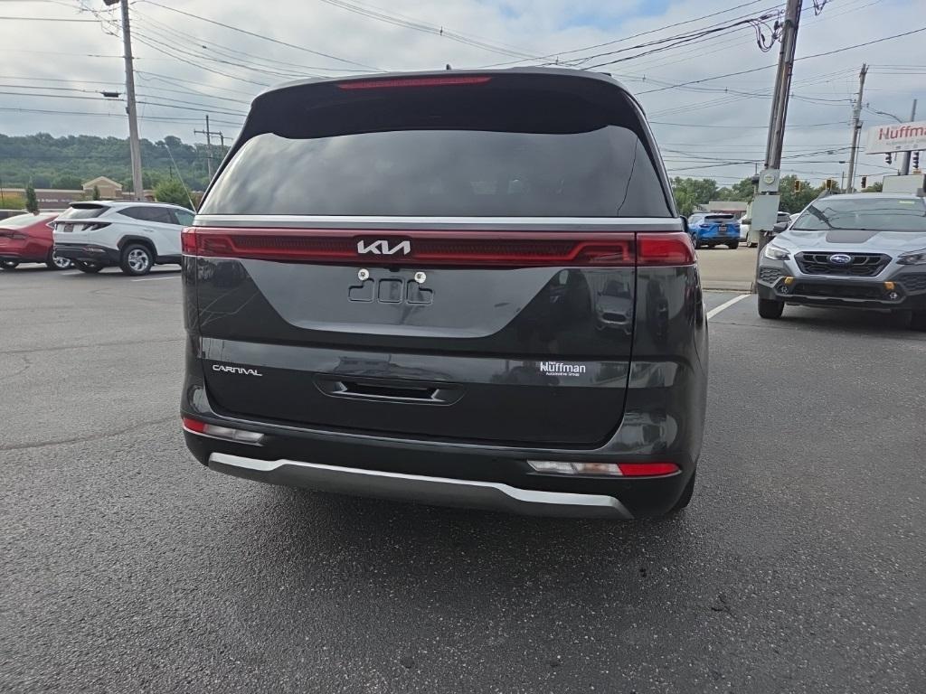 used 2024 Kia Carnival car, priced at $39,589