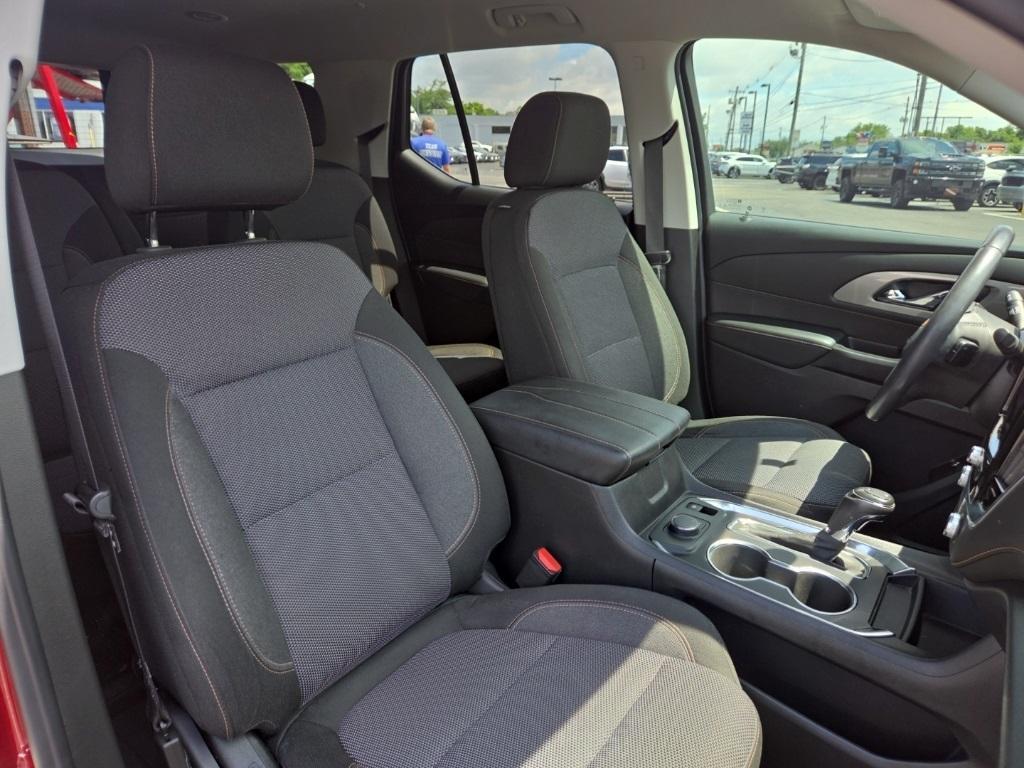 used 2020 Chevrolet Traverse car, priced at $23,105