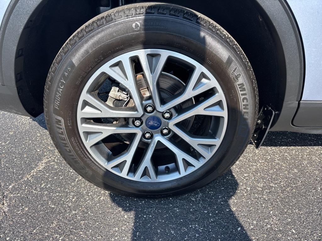 used 2022 Ford Escape car, priced at $24,627
