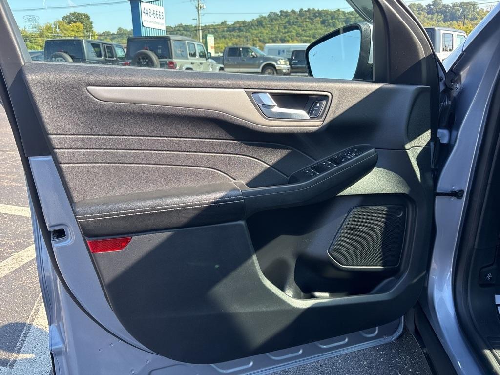 used 2022 Ford Escape car, priced at $24,627