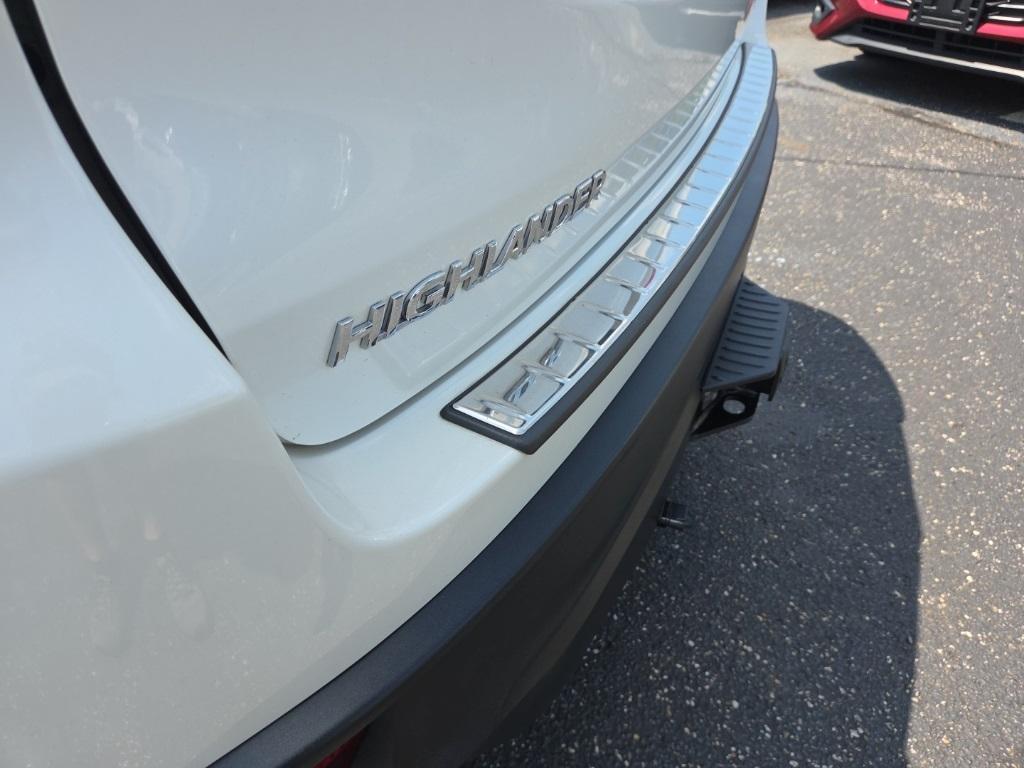 used 2017 Toyota Highlander car, priced at $20,750