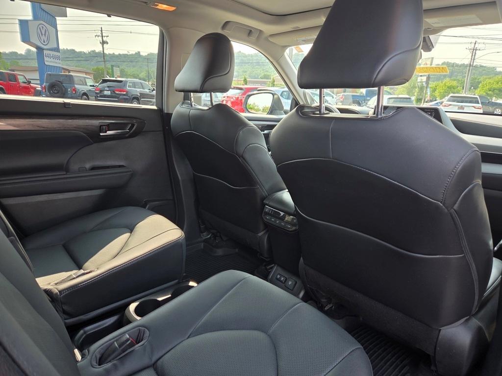 used 2021 Toyota Highlander car, priced at $36,975