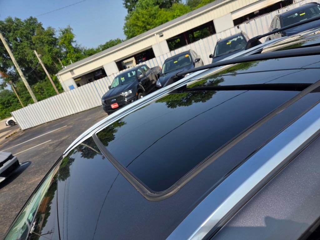 used 2021 Toyota Highlander car, priced at $36,975
