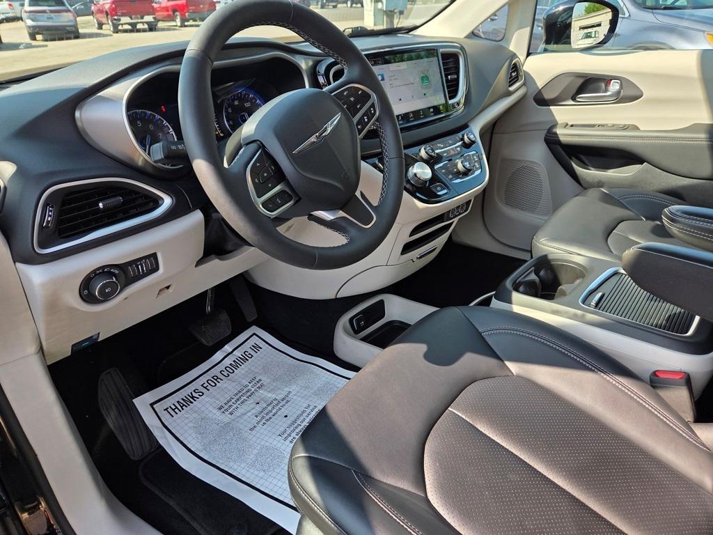 used 2024 Chrysler Pacifica car, priced at $34,627