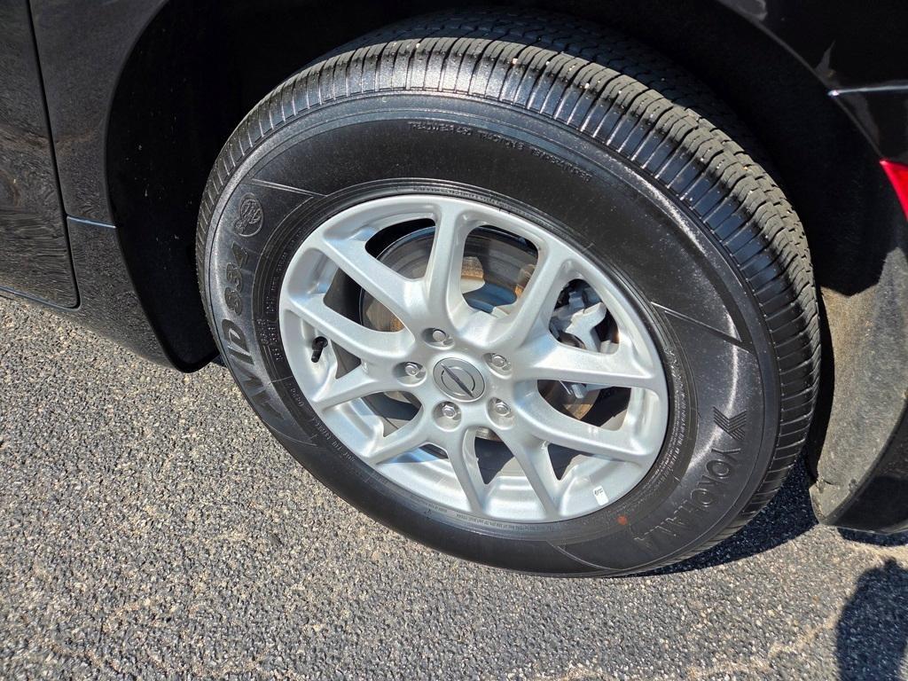 used 2024 Chrysler Pacifica car, priced at $34,627