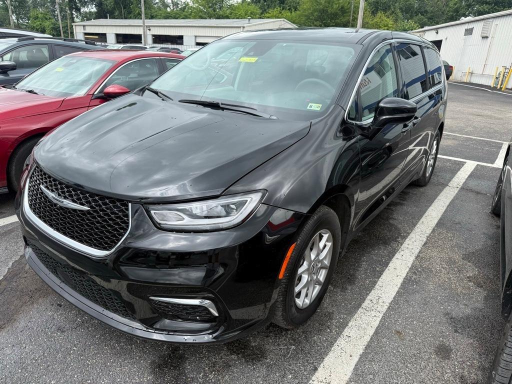 used 2024 Chrysler Pacifica car, priced at $34,627