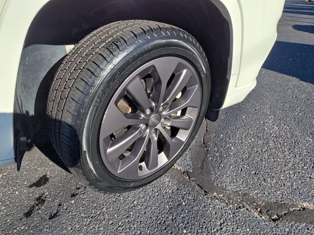 used 2019 Jeep Cherokee car, priced at $17,850