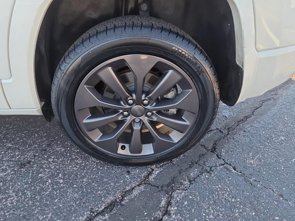 used 2019 Jeep Cherokee car, priced at $17,850