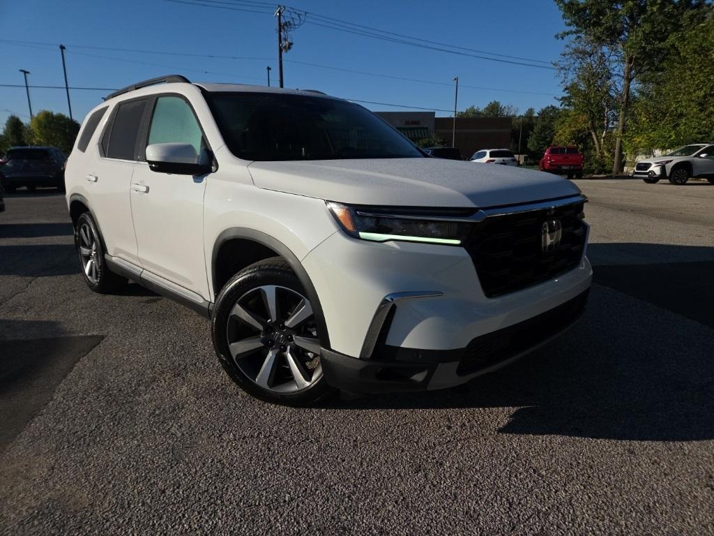 used 2024 Honda Pilot car, priced at $44,488