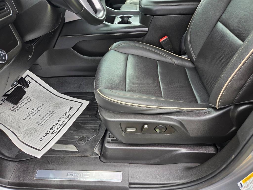 used 2023 GMC Yukon XL car, priced at $54,350