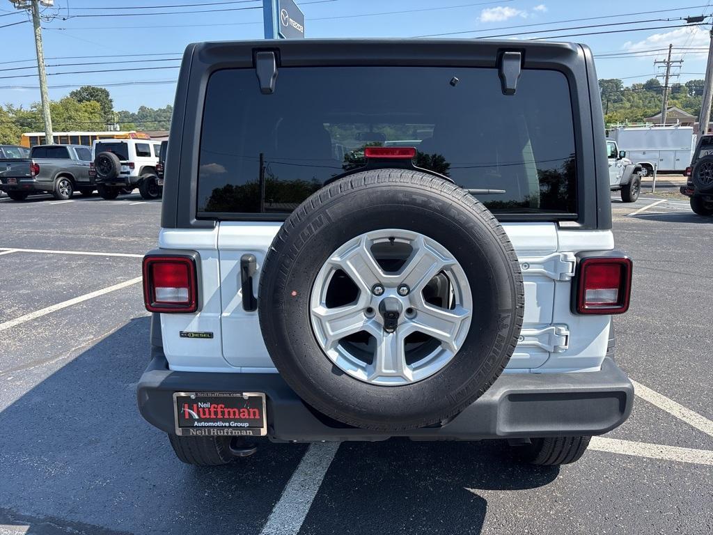 used 2022 Jeep Wrangler Unlimited car, priced at $28,787