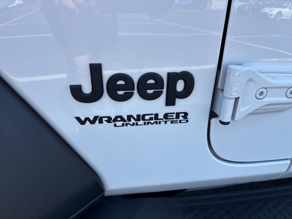 used 2022 Jeep Wrangler Unlimited car, priced at $28,787