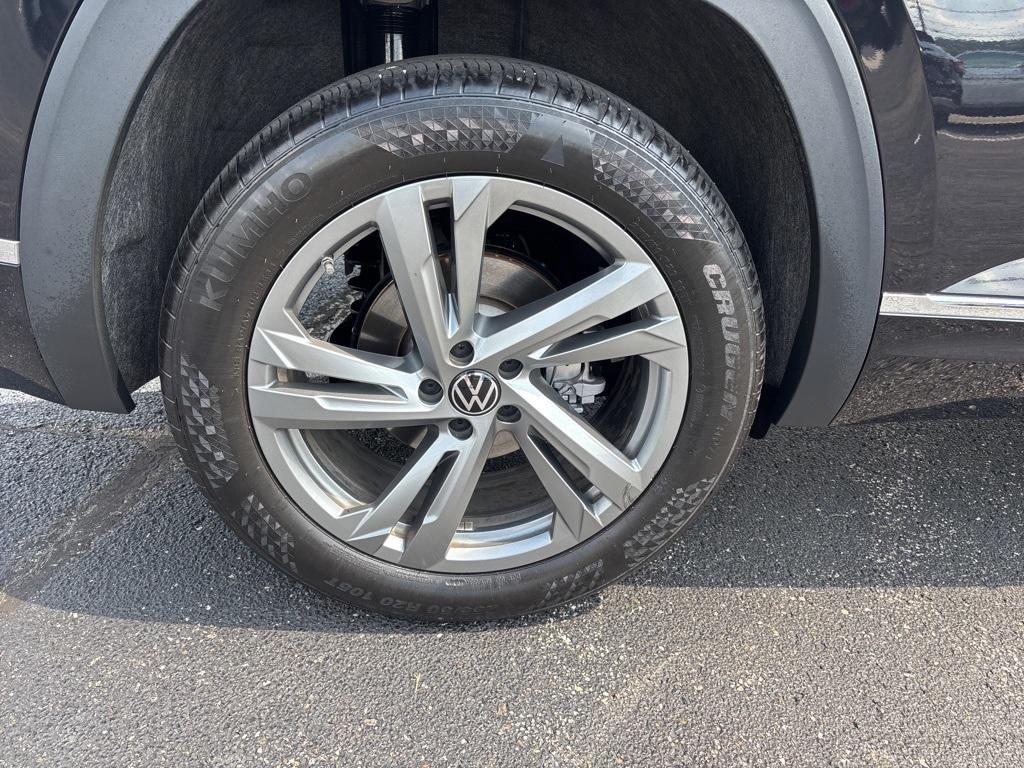 used 2024 Volkswagen Atlas Cross Sport car, priced at $39,284