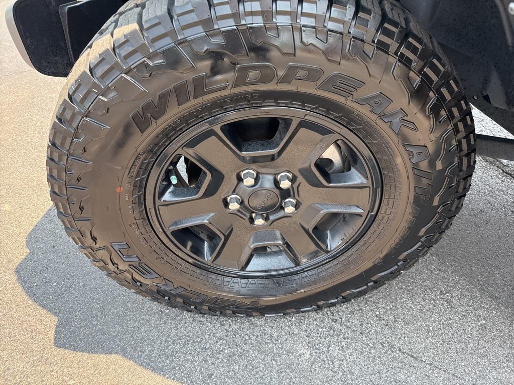 used 2023 Jeep Gladiator car, priced at $42,335