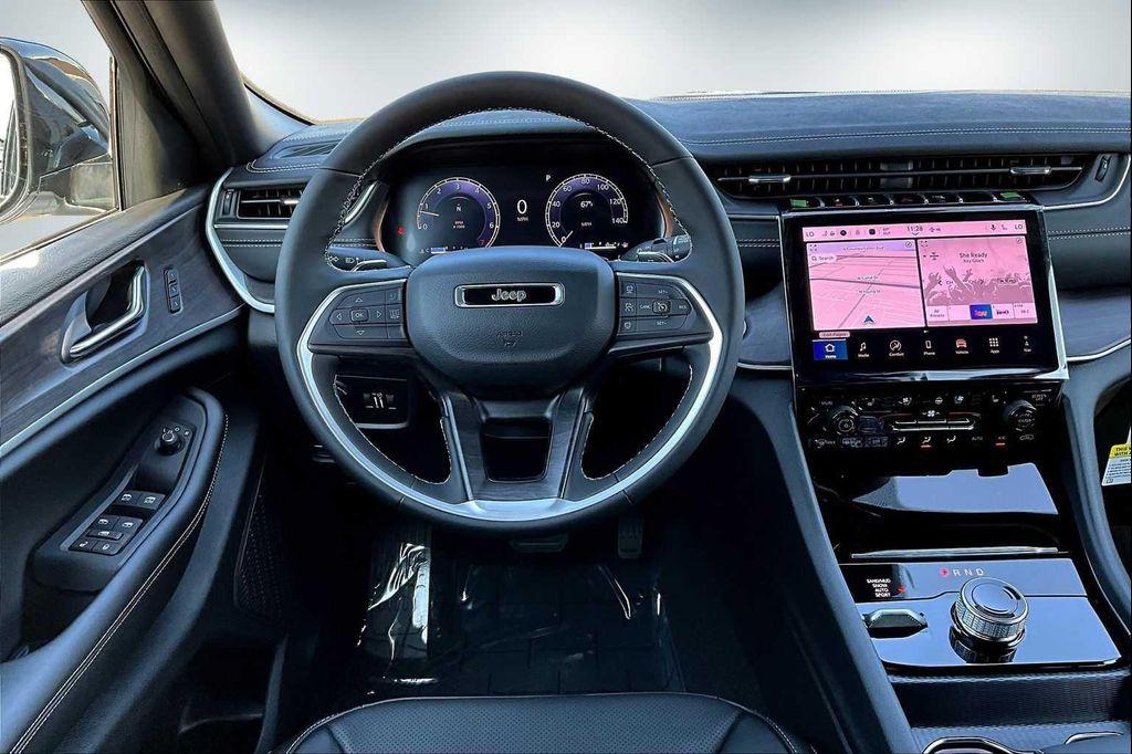 new 2025 Jeep Grand Cherokee car, priced at $47,680