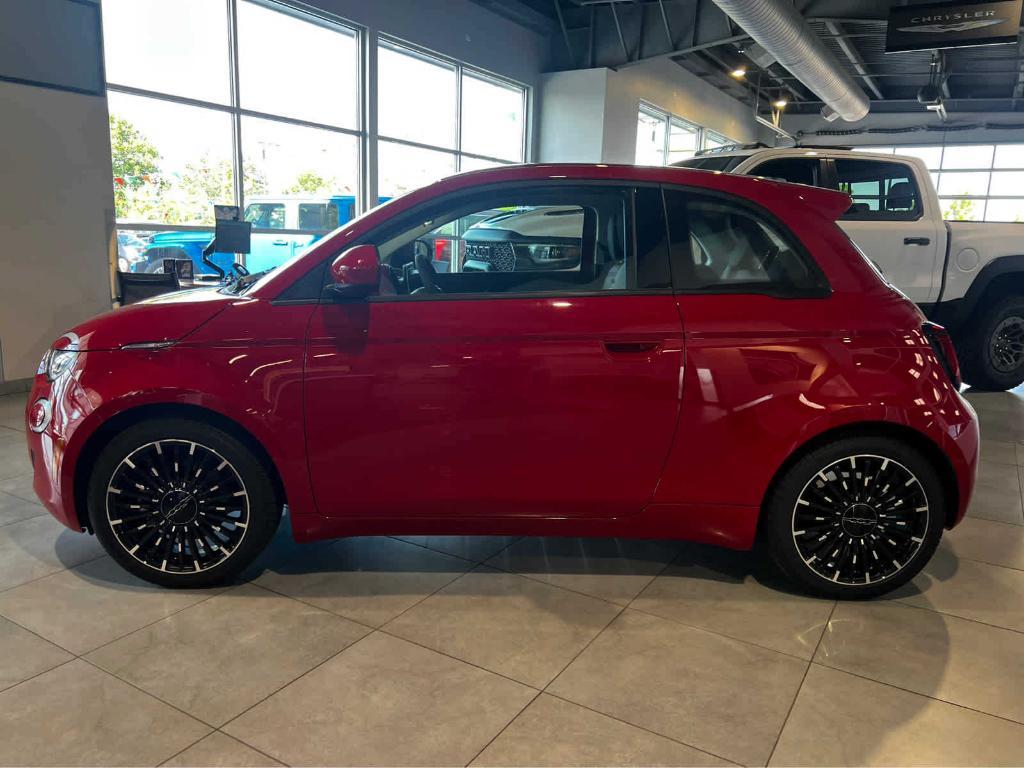 new 2024 FIAT 500e car, priced at $29,499