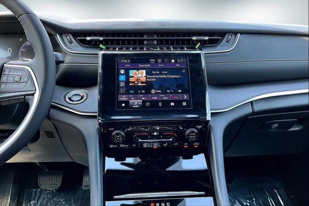 new 2025 Jeep Grand Cherokee L car, priced at $41,997