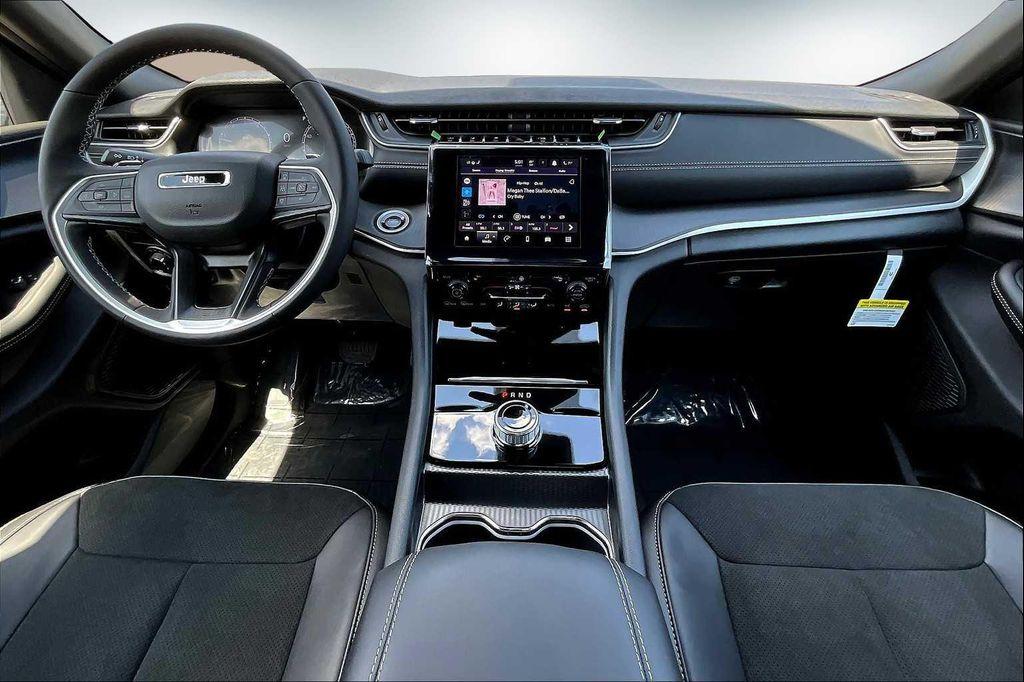 new 2025 Jeep Grand Cherokee L car, priced at $41,997