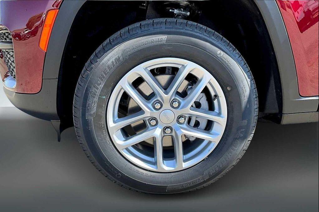 new 2025 Jeep Grand Cherokee car, priced at $39,767