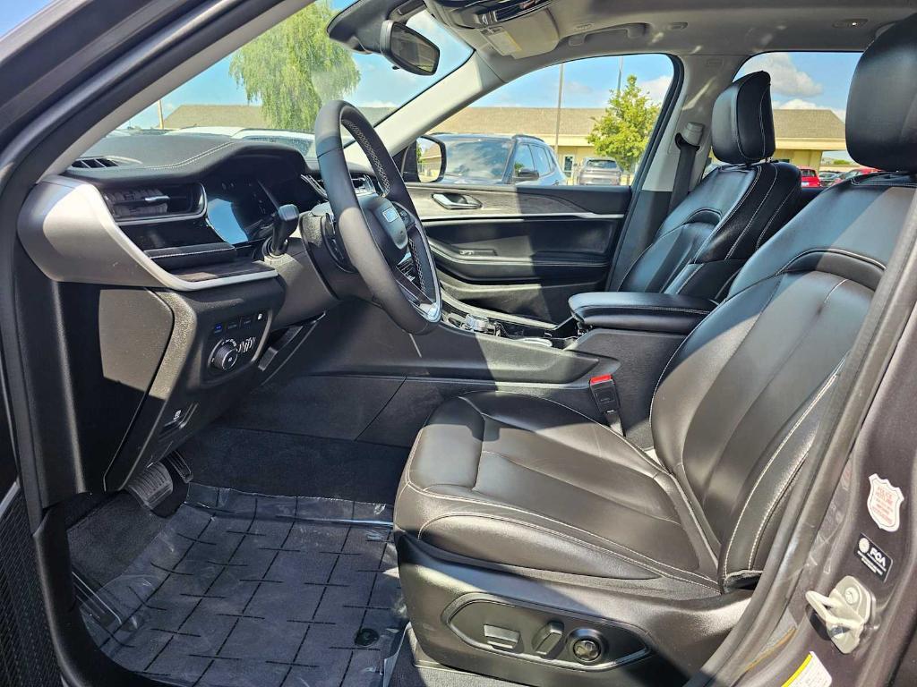 used 2023 Jeep Grand Cherokee 4xe car, priced at $29,399