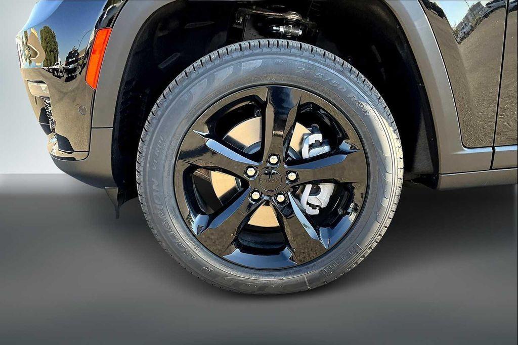 new 2025 Jeep Grand Cherokee L car, priced at $54,030