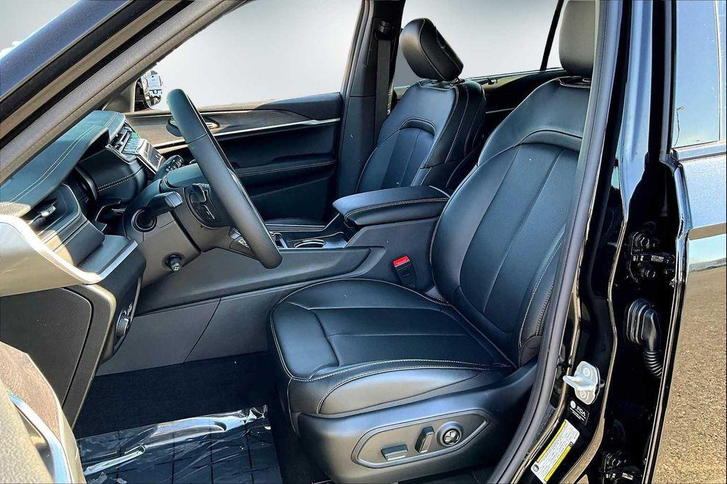new 2025 Jeep Grand Cherokee L car, priced at $54,030