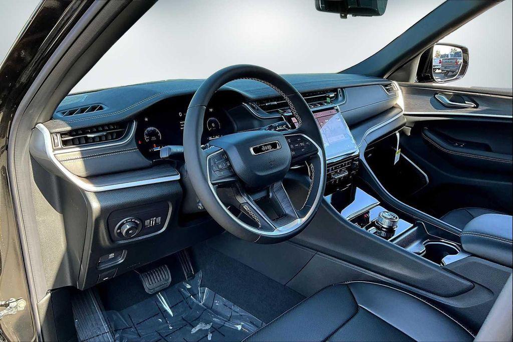 new 2025 Jeep Grand Cherokee L car, priced at $54,030