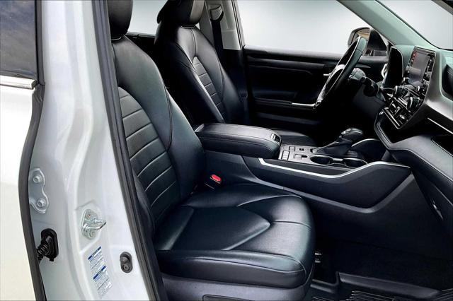 used 2020 Toyota Highlander car, priced at $29,788