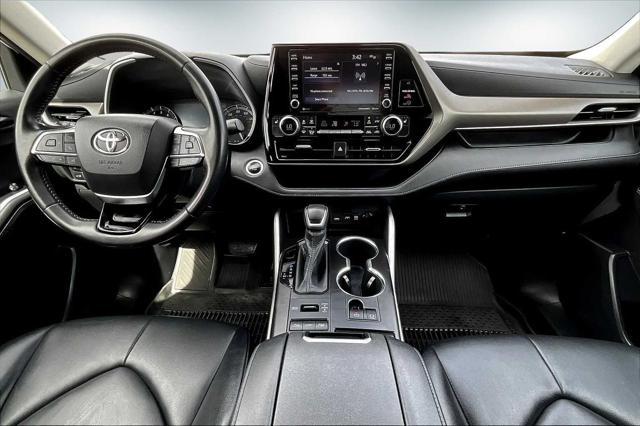 used 2020 Toyota Highlander car, priced at $29,788