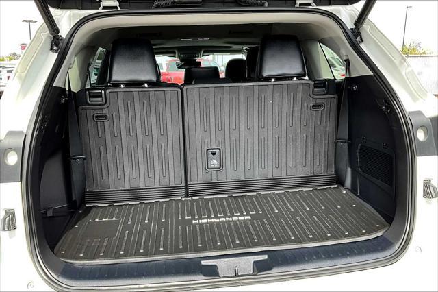 used 2020 Toyota Highlander car, priced at $29,788
