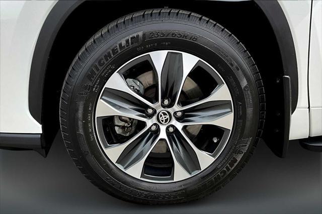 used 2020 Toyota Highlander car, priced at $29,788