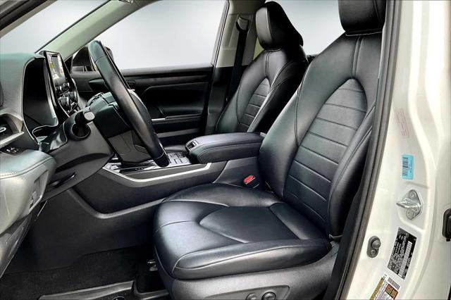 used 2020 Toyota Highlander car, priced at $29,788