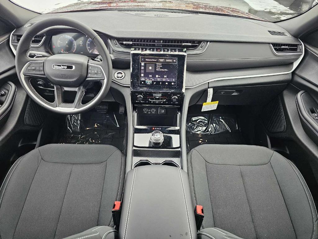new 2025 Jeep Grand Cherokee car, priced at $37,522