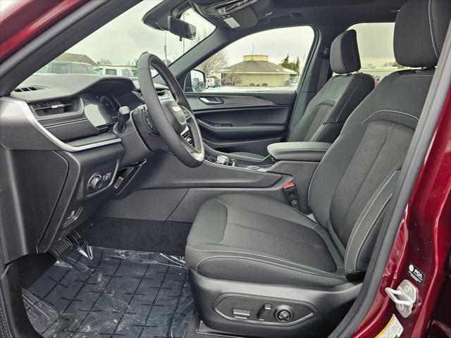 new 2025 Jeep Grand Cherokee car, priced at $39,670