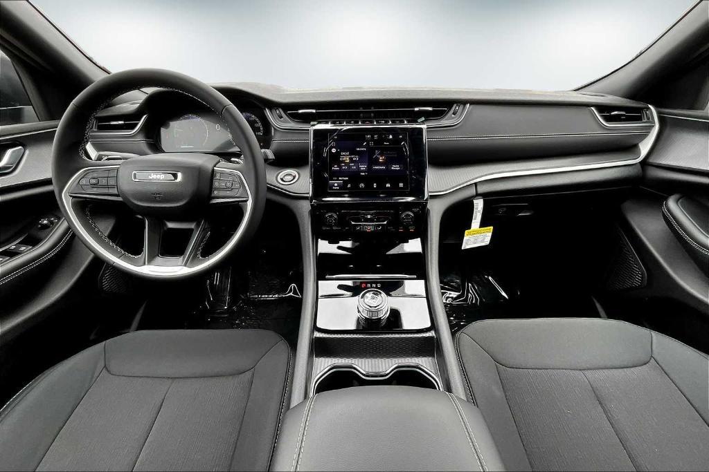 new 2025 Jeep Grand Cherokee car, priced at $37,522