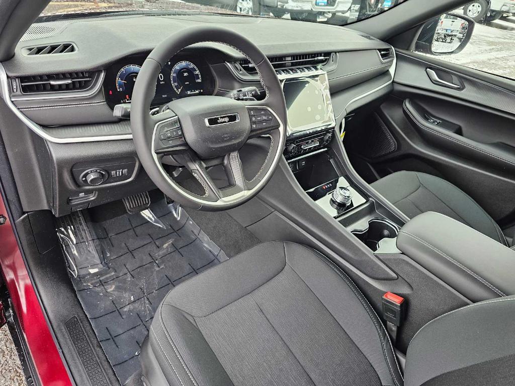 new 2025 Jeep Grand Cherokee car, priced at $37,522