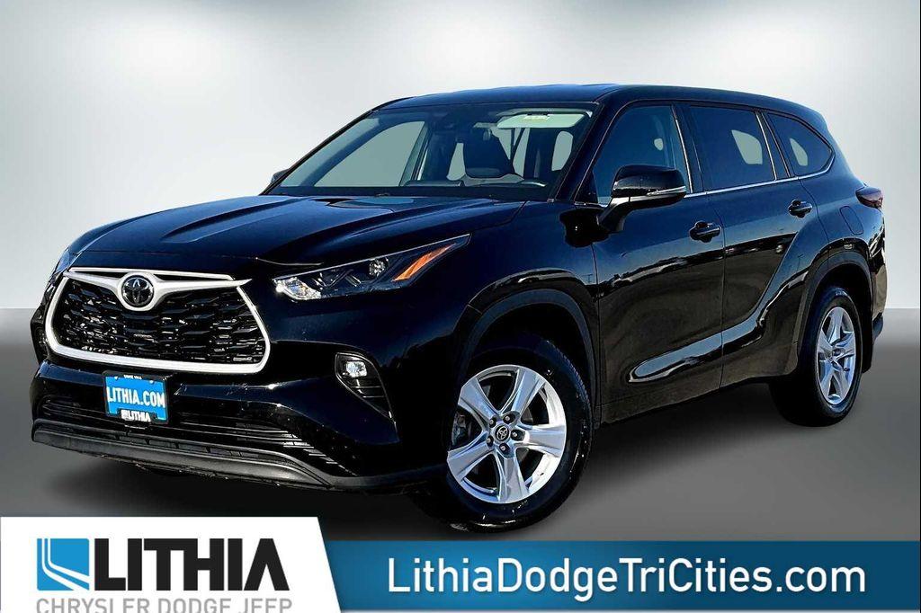 used 2024 Toyota Highlander car, priced at $34,788