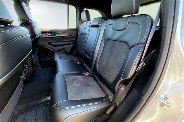 new 2025 Jeep Grand Cherokee car, priced at $40,705