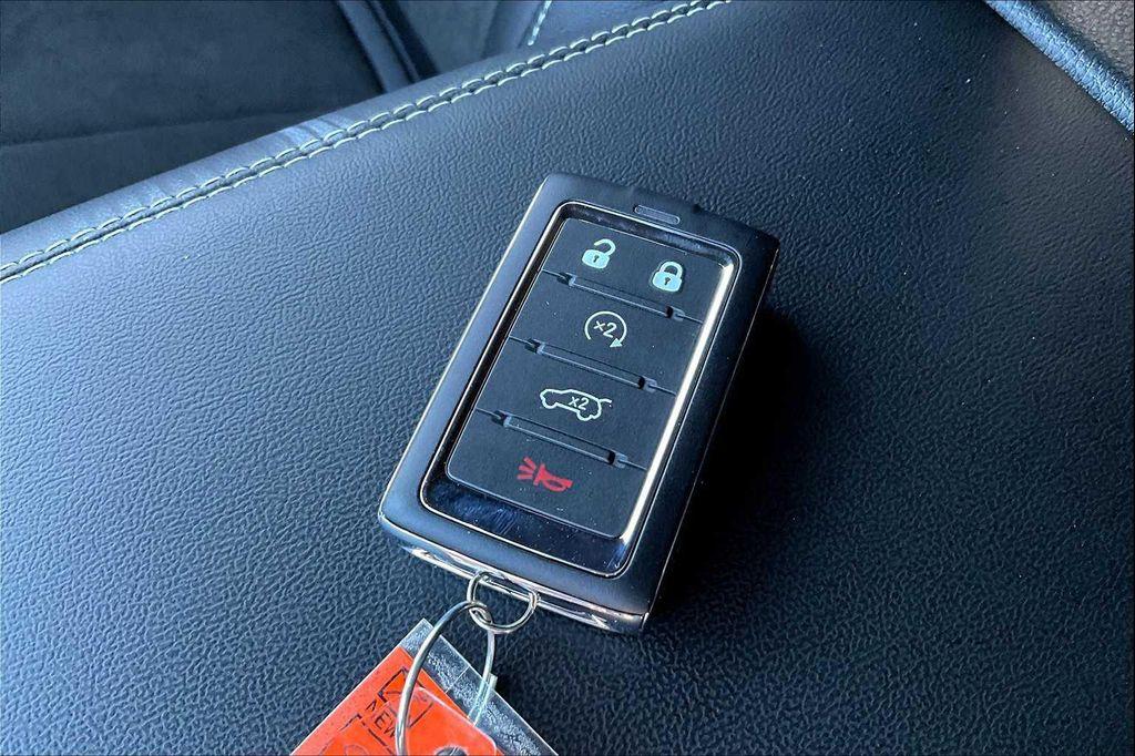 new 2025 Jeep Grand Cherokee car, priced at $40,705
