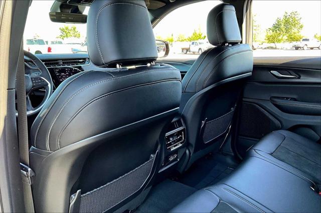 new 2025 Jeep Grand Cherokee car, priced at $40,705