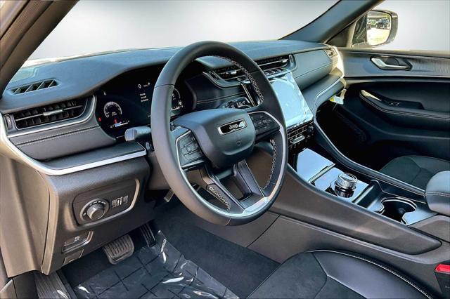new 2025 Jeep Grand Cherokee car, priced at $40,705