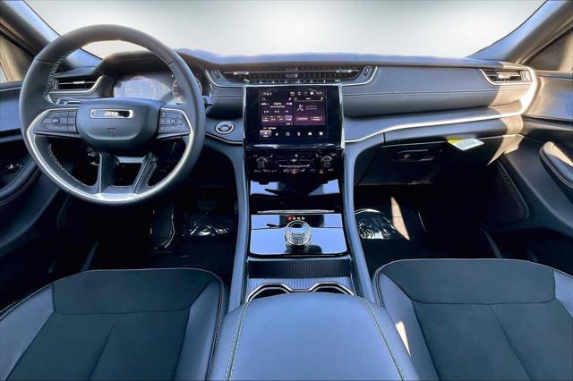 new 2025 Jeep Grand Cherokee car, priced at $40,705