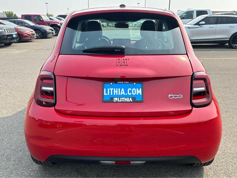 new 2024 FIAT 500e car