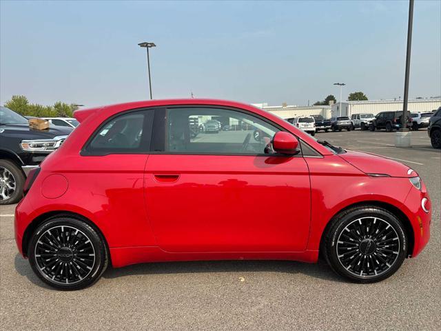 new 2024 FIAT 500e car